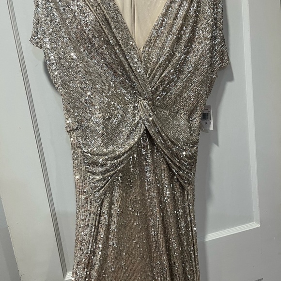 Xscape Sparkling Silver Sequin Dress - Picture 3 of 8